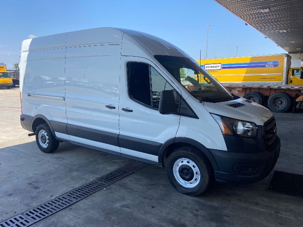Cargo Van (Panel Van)-Light and Medium Duty Trucks-Ford-2020-Transit 250-Arlington-TX-86,762\n\t\tmiles-$ 31,250 - Image 1