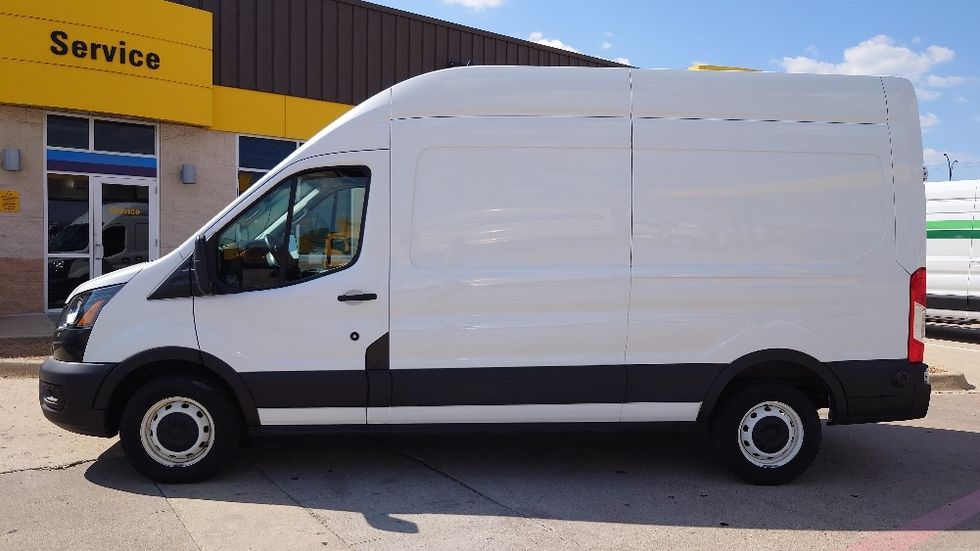 Cargo Van (Panel Van)-Light and Medium Duty Trucks-Ford-2020-Transit 250-Arlington-TX-86,762\n\t\tmiles-$ 31,250 - Image 4