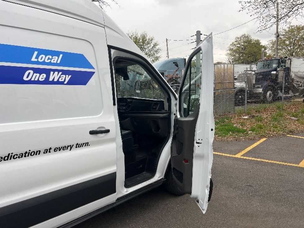 Cargo Van (Panel Van)-Light and Medium Duty Trucks-Ford-2020-Transit 250-Baltimore-MD-85,352\n\t\tmiles-$ 33,000 - Image 16