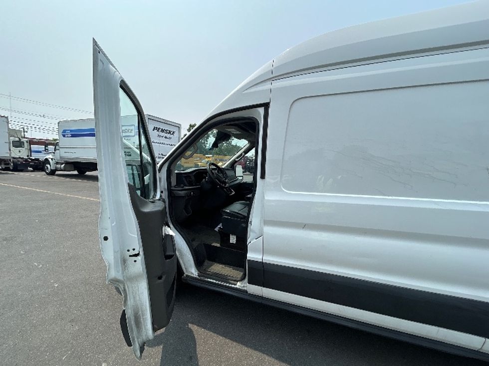 Cargo Van (Panel Van)-Light and Medium Duty Trucks-Ford-2020-Transit 250-Braintree-MA-104,792\n\t\tmiles-$ 30,000 - Image 16