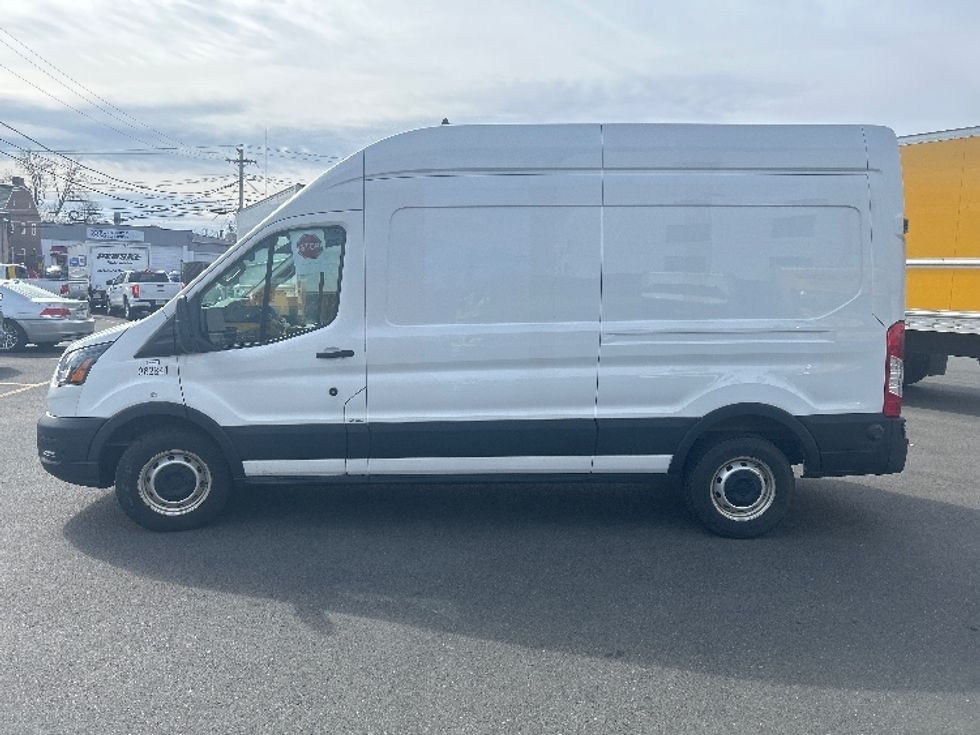Cargo Van (Panel Van)-Light and Medium Duty Trucks-Ford-2020-Transit 250-Braintree-MA-107,290\n\t\tmiles-$ 29,750 - Image 4