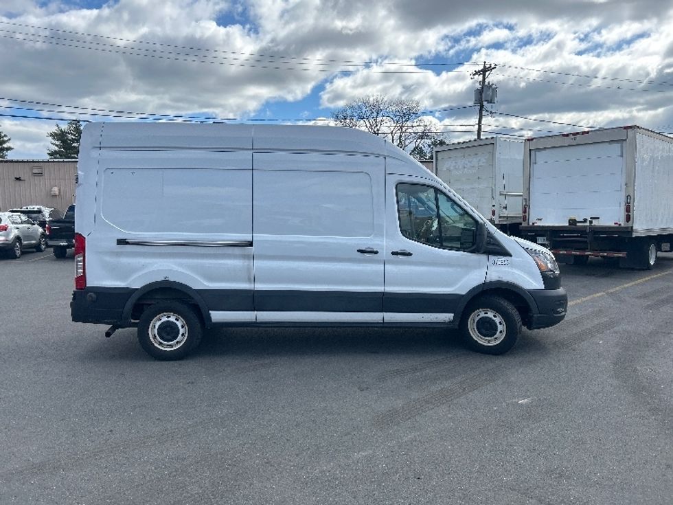Cargo Van (Panel Van)-Light and Medium Duty Trucks-Ford-2020-Transit 250-Braintree-MA-90,219\n\t\tmiles-$ 31,250 - Image 15