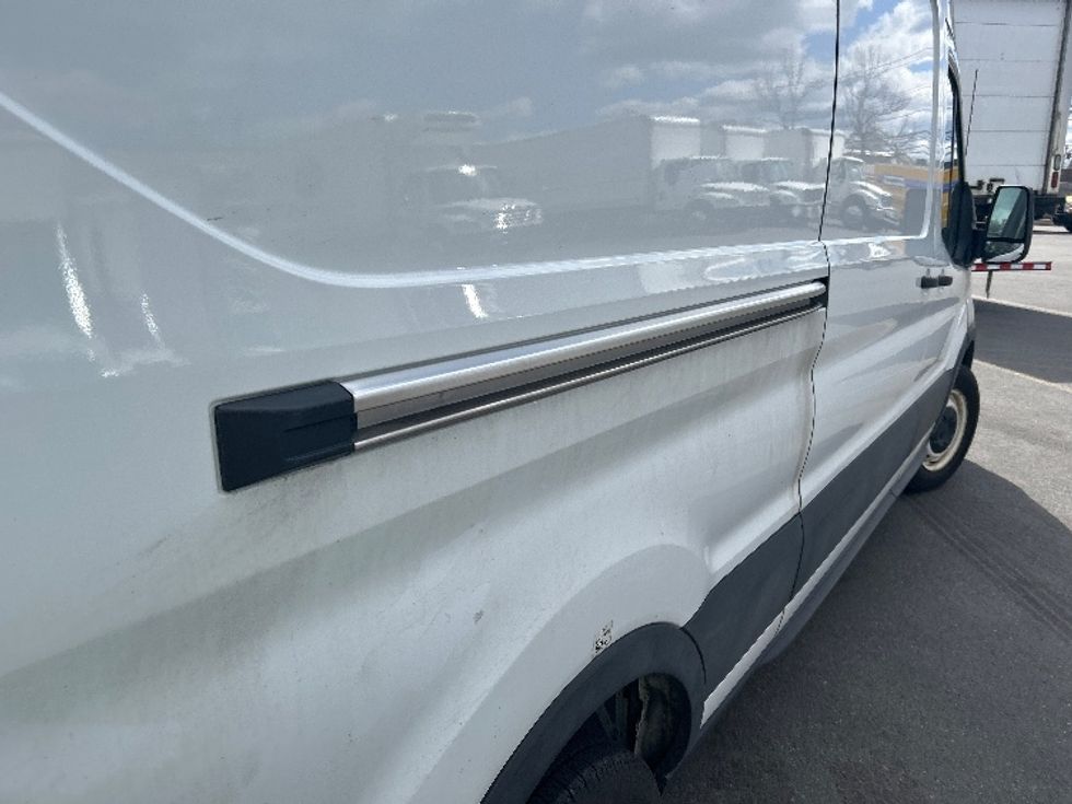 Cargo Van (Panel Van)-Light and Medium Duty Trucks-Ford-2020-Transit 250-Braintree-MA-90,219\n\t\tmiles-$ 31,250 - Image 28