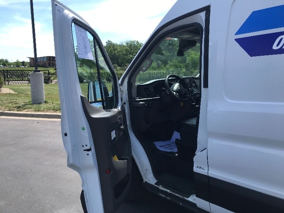 Cargo Van (Panel Van)-Light and Medium Duty Trucks-Ford-2020-Transit 250-Brooklyn Park-MN-95,991\n\t\tmiles-$ 32,250 - Image 12
