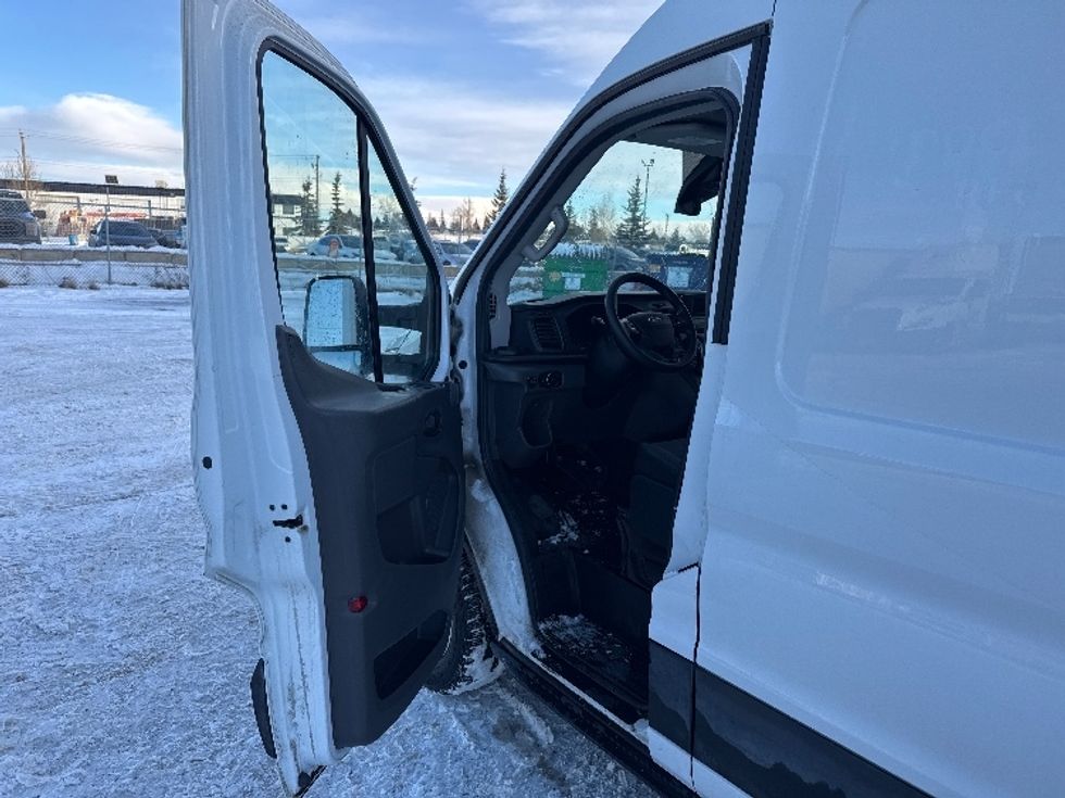 Cargo Van (Panel Van)-Light and Medium Duty Trucks-Ford-2020-Transit 250-Calgary-AB-49,110\n\t\tkm-$ 45,500 - Image 13