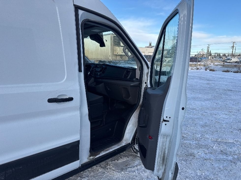 Cargo Van (Panel Van)-Light and Medium Duty Trucks-Ford-2020-Transit 250-Calgary-AB-49,110\n\t\tkm-$ 45,500 - Image 17