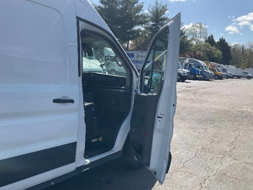 Cargo Van (Panel Van)-Light and Medium Duty Trucks-Ford-2020-Transit 250-Capitol Heights-MD-60,326\n\t\tmiles-$ 35,250 - Image 17