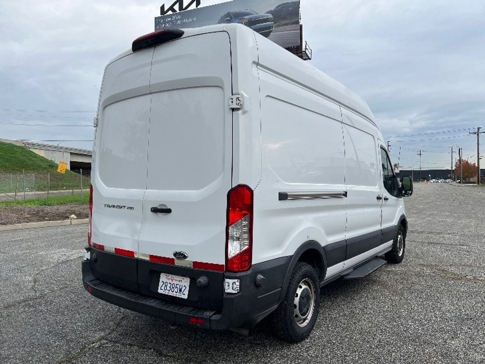 Cargo Van (Panel Van)-Light and Medium Duty Trucks-Ford-2020-Transit 250-Carson-CA-197,610\n\t\tmiles-$ 18,750 - Image 12