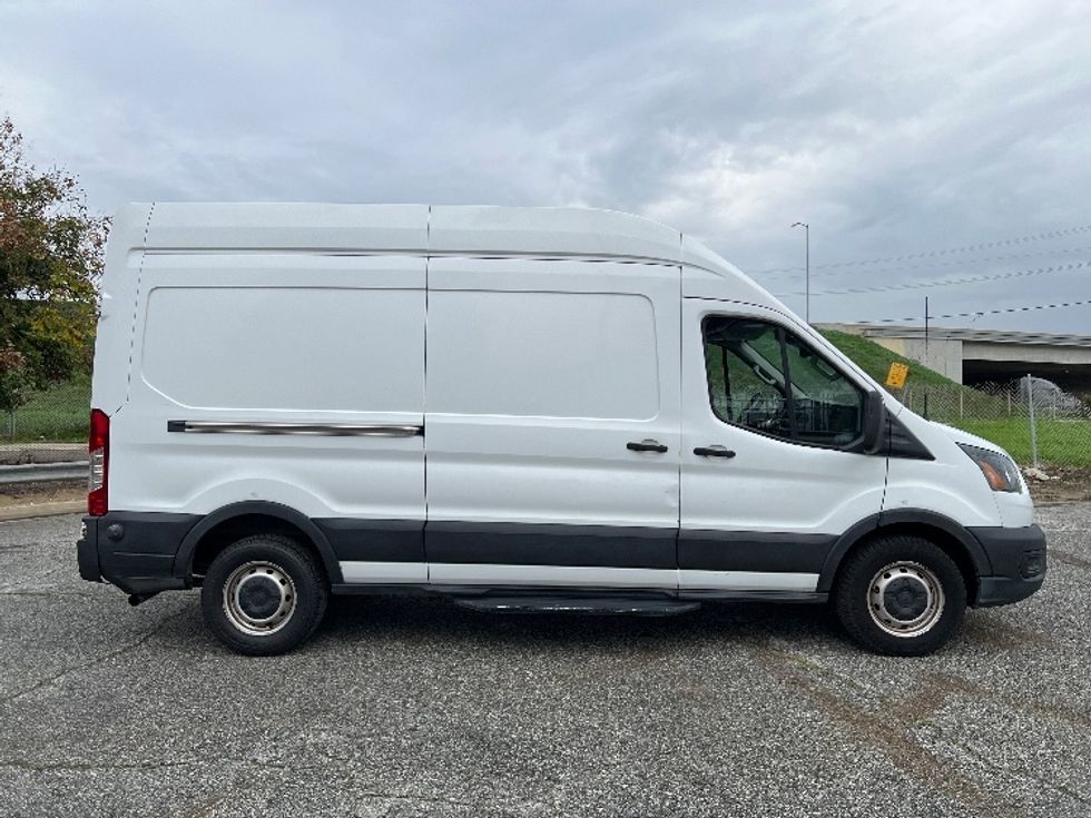 Cargo Van (Panel Van)-Light and Medium Duty Trucks-Ford-2020-Transit 250-Carson-CA-197,610\n\t\tmiles-$ 18,750 - Image 14