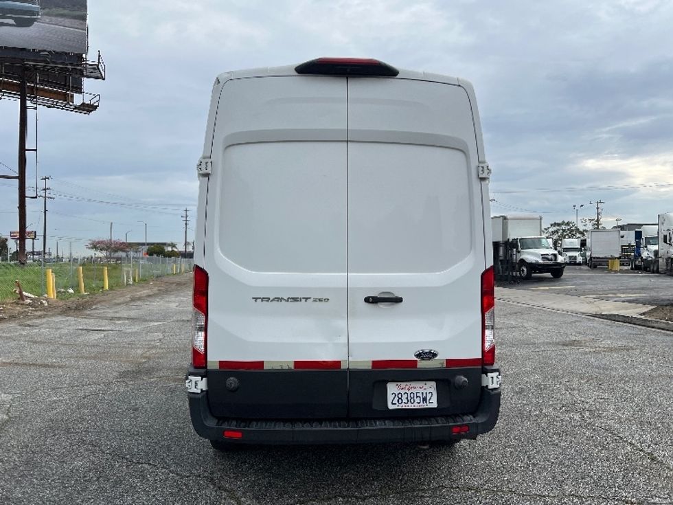 Cargo Van (Panel Van)-Light and Medium Duty Trucks-Ford-2020-Transit 250-Carson-CA-197,610\n\t\tmiles-$ 18,750 - Image 7