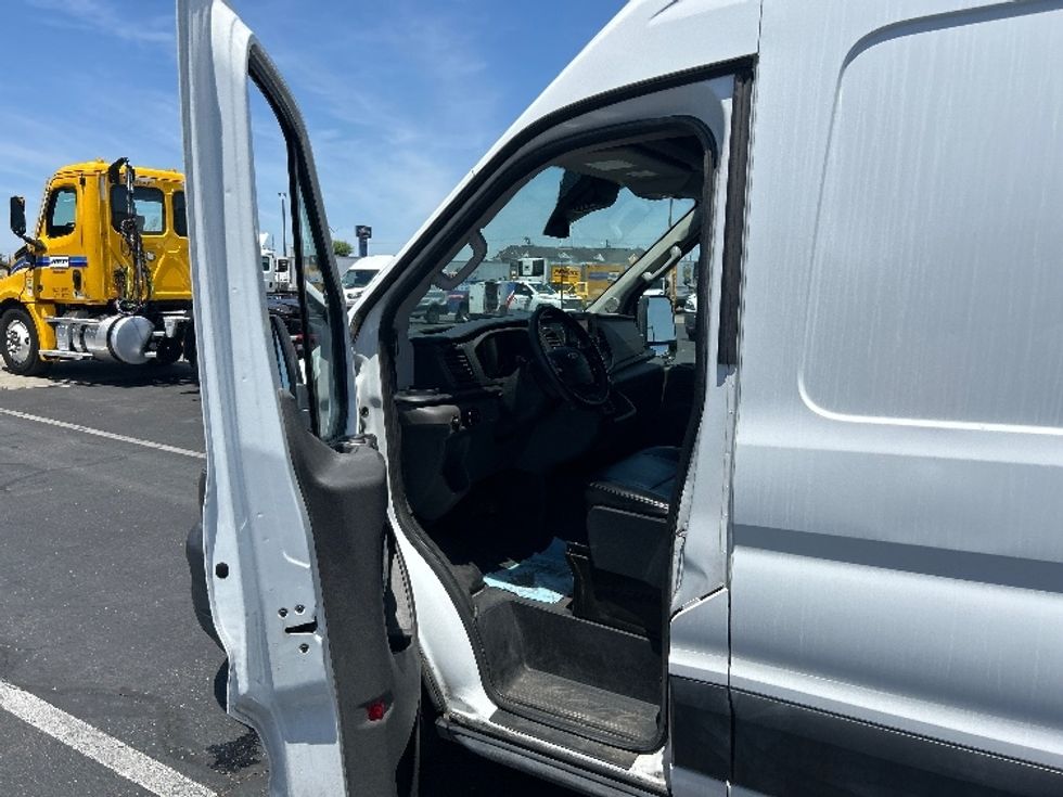Cargo Van (Panel Van)-Light and Medium Duty Trucks-Ford-2020-Transit 250-Ceres-CA-148,890\n\t\tmiles-$ 28,000 - Image 13