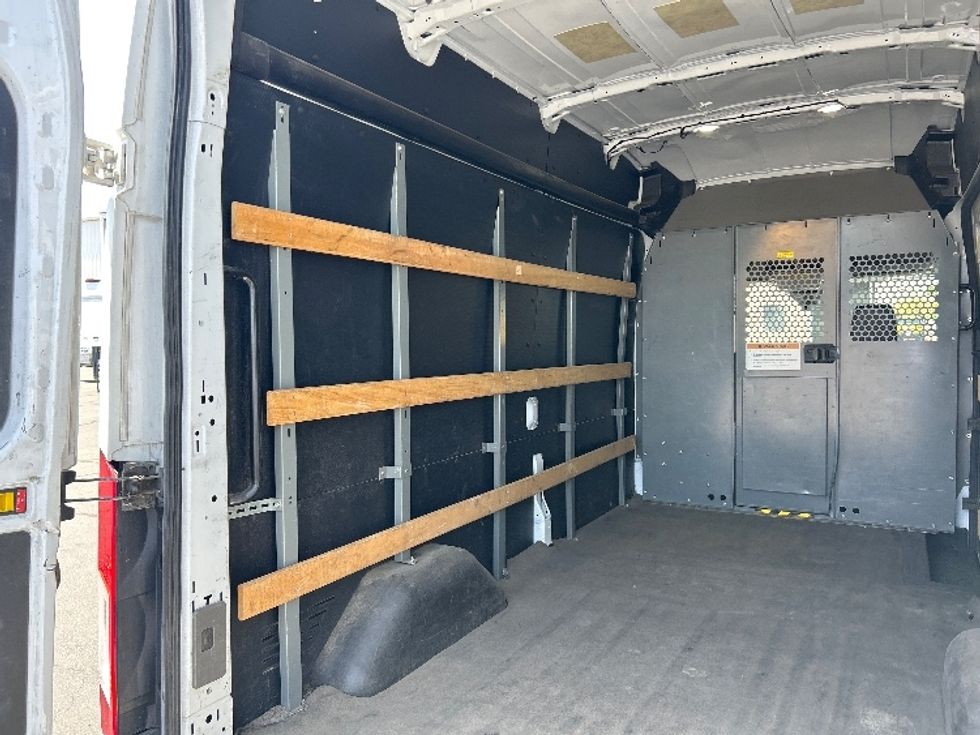 Cargo Van (Panel Van)-Light and Medium Duty Trucks-Ford-2020-Transit 250-Ceres-CA-148,890\n\t\tmiles-$ 28,000 - Image 9