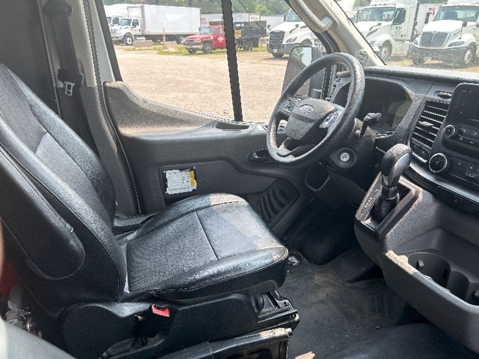 Cargo Van (Panel Van)-Light and Medium Duty Trucks-Ford-2020-Transit 250-Comstock Park-MI-77,135\n\t\tmiles-$ 32,250 - Image 20