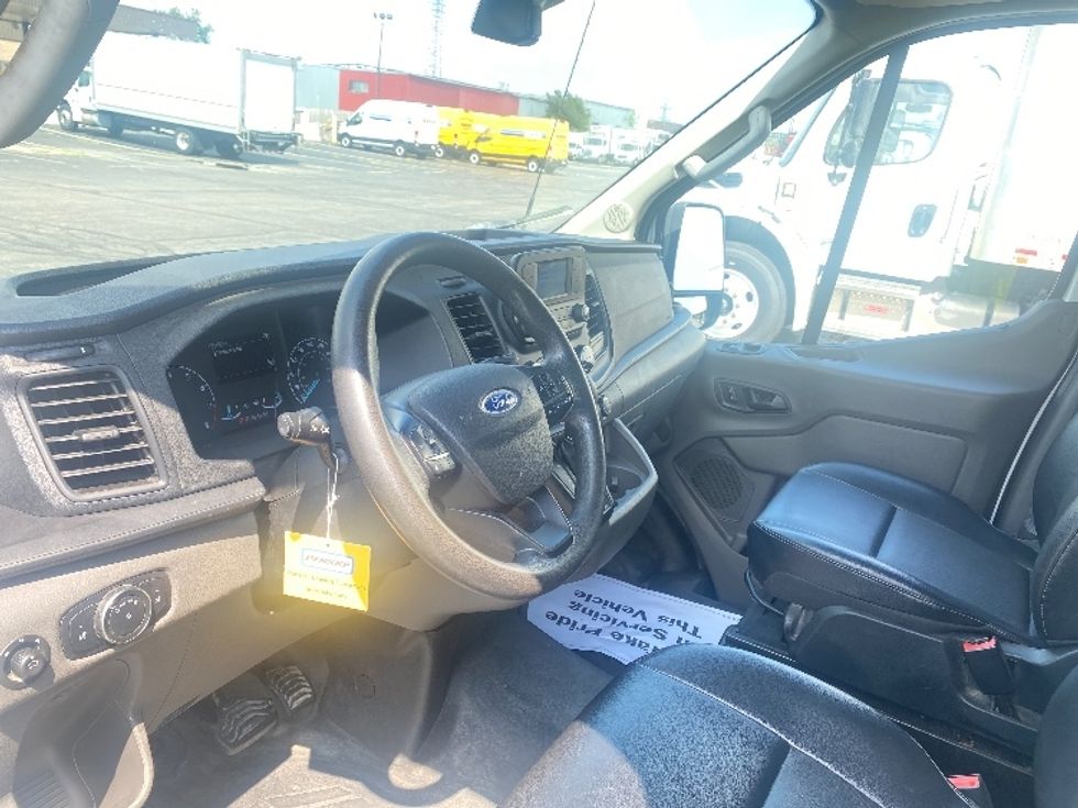 Cargo Van (Panel Van)-Light and Medium Duty Trucks-Ford-2020-Transit 250-Etobicoke-ON-140,264\n\t\tkm-$ 40,000 - Image 12