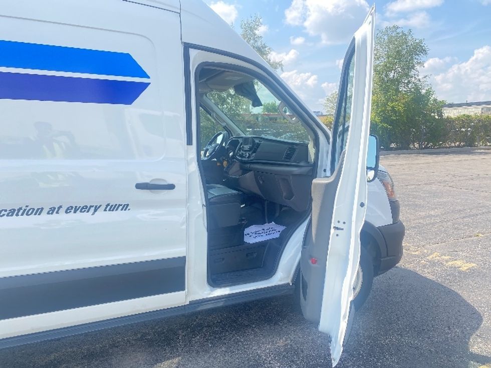 Cargo Van (Panel Van)-Light and Medium Duty Trucks-Ford-2020-Transit 250-Etobicoke-ON-140,264\n\t\tkm-$ 40,000 - Image 15