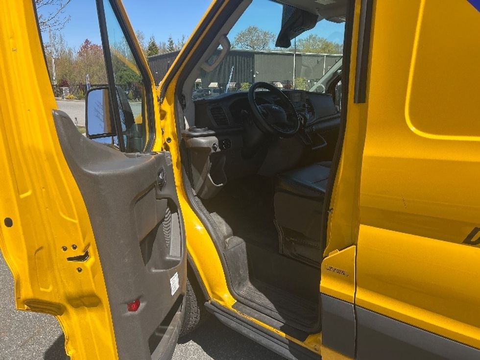 Cargo Van (Panel Van)-Light and Medium Duty Trucks-Ford-2020-Transit 250-Fitchburg-MA-168,922\n\t\tmiles-$ 19,750 - Image 13