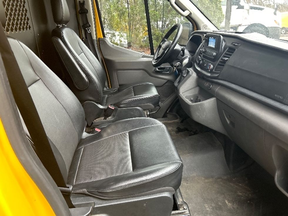 Cargo Van (Panel Van)-Light and Medium Duty Trucks-Ford-2020-Transit 250-Fitchburg-MA-85,669\n\t\tmiles-$ 27,250 - Image 19