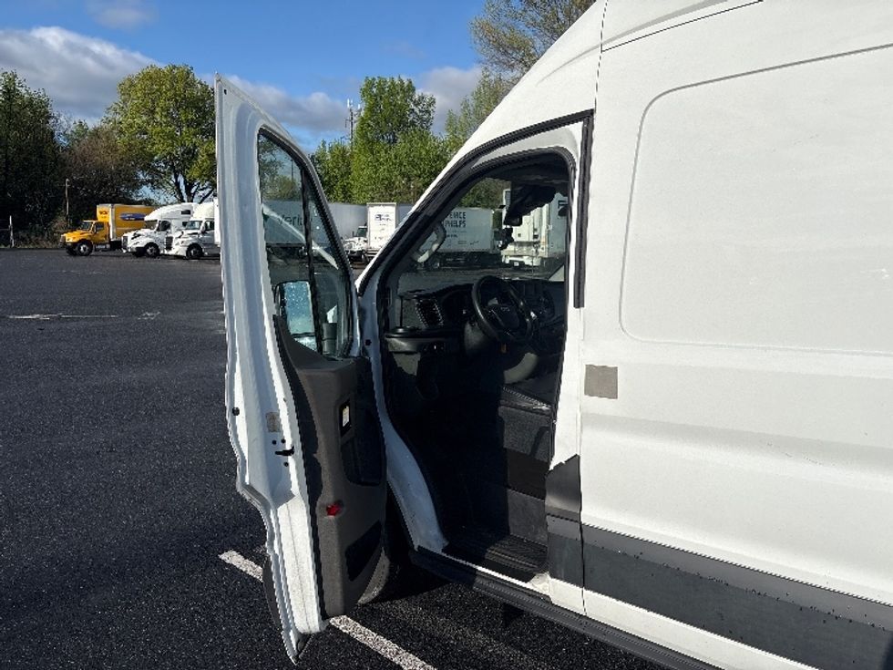 Cargo Van (Panel Van)-Light and Medium Duty Trucks-Ford-2020-Transit 250-Harrisburg-PA-107,182\n\t\tmiles-$ 31,250 - Image 12