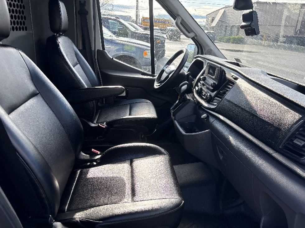 Cargo Van (Panel Van)-Light and Medium Duty Trucks-Ford-2020-Transit 250-Harrisburg-PA-107,182\n\t\tmiles-$ 31,250 - Image 18