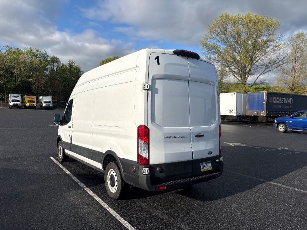 Cargo Van (Panel Van)-Light and Medium Duty Trucks-Ford-2020-Transit 250-Harrisburg-PA-107,182\n\t\tmiles-$ 31,250 - Image 5