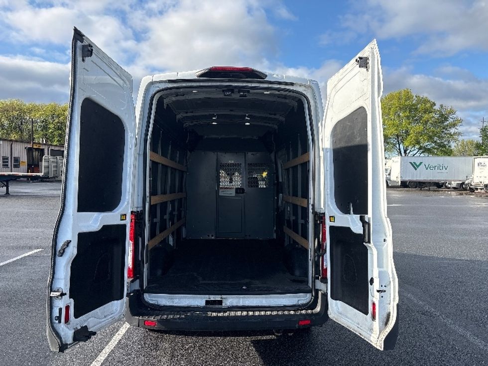 Cargo Van (Panel Van)-Light and Medium Duty Trucks-Ford-2020-Transit 250-Harrisburg-PA-107,182\n\t\tmiles-$ 31,250 - Image 7
