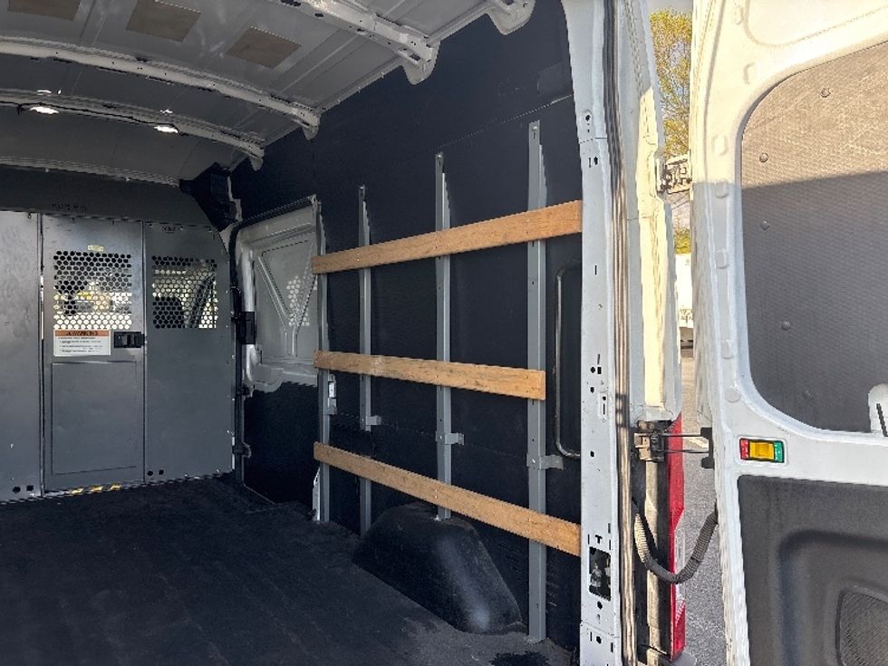 Cargo Van (Panel Van)-Light and Medium Duty Trucks-Ford-2020-Transit 250-Harrisburg-PA-107,182\n\t\tmiles-$ 31,250 - Image 9