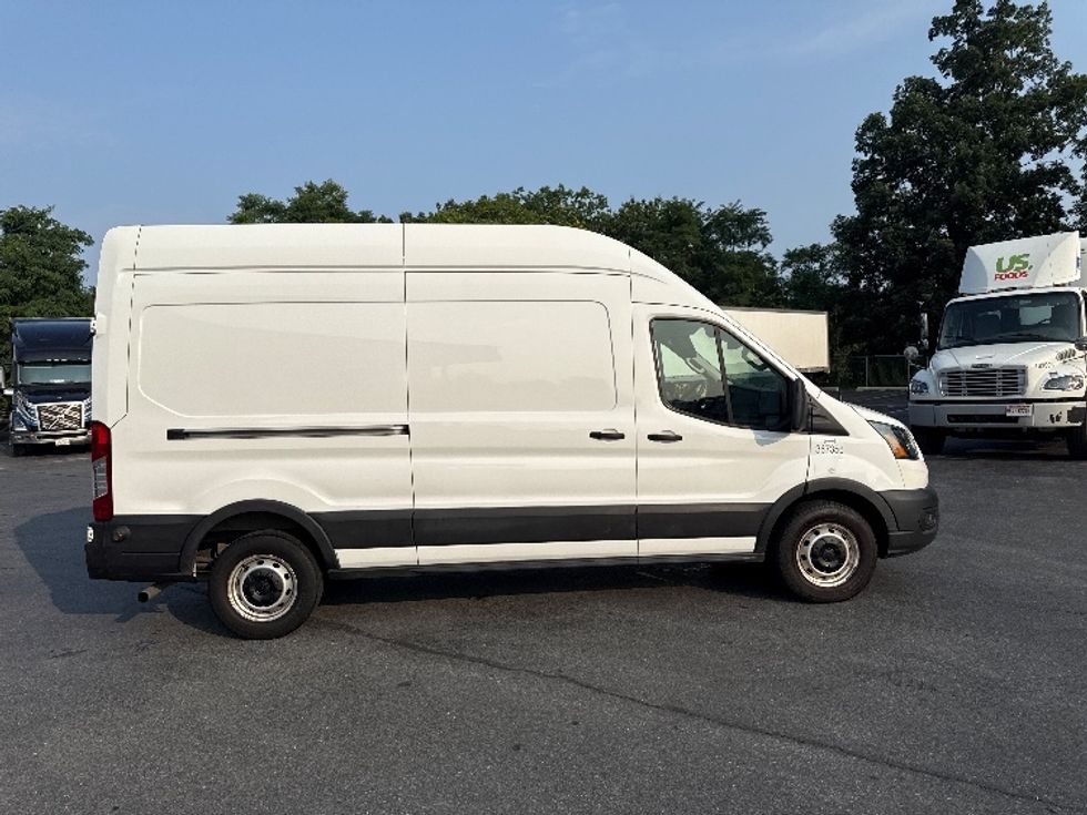 Cargo Van (Panel Van)-Light and Medium Duty Trucks-Ford-2020-Transit 250-Harrisburg-PA-129,913\n\t\tmiles-$ 27,000 - Image 15