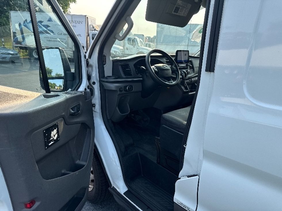 Cargo Van (Panel Van)-Light and Medium Duty Trucks-Ford-2020-Transit 250-Harrisburg-PA-129,913\n\t\tmiles-$ 27,000 - Image 16