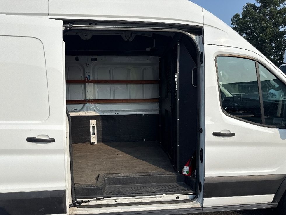 Cargo Van (Panel Van)-Light and Medium Duty Trucks-Ford-2020-Transit 250-Harrisburg-PA-129,913\n\t\tmiles-$ 27,000 - Image 25