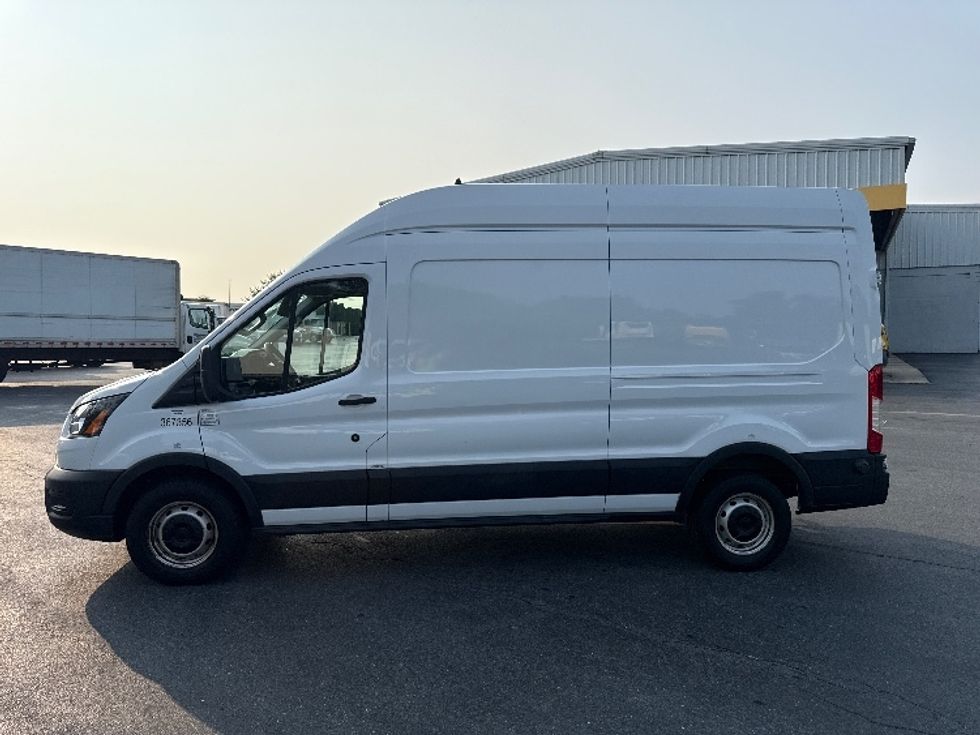 Cargo Van (Panel Van)-Light and Medium Duty Trucks-Ford-2020-Transit 250-Harrisburg-PA-129,913\n\t\tmiles-$ 27,000 - Image 4