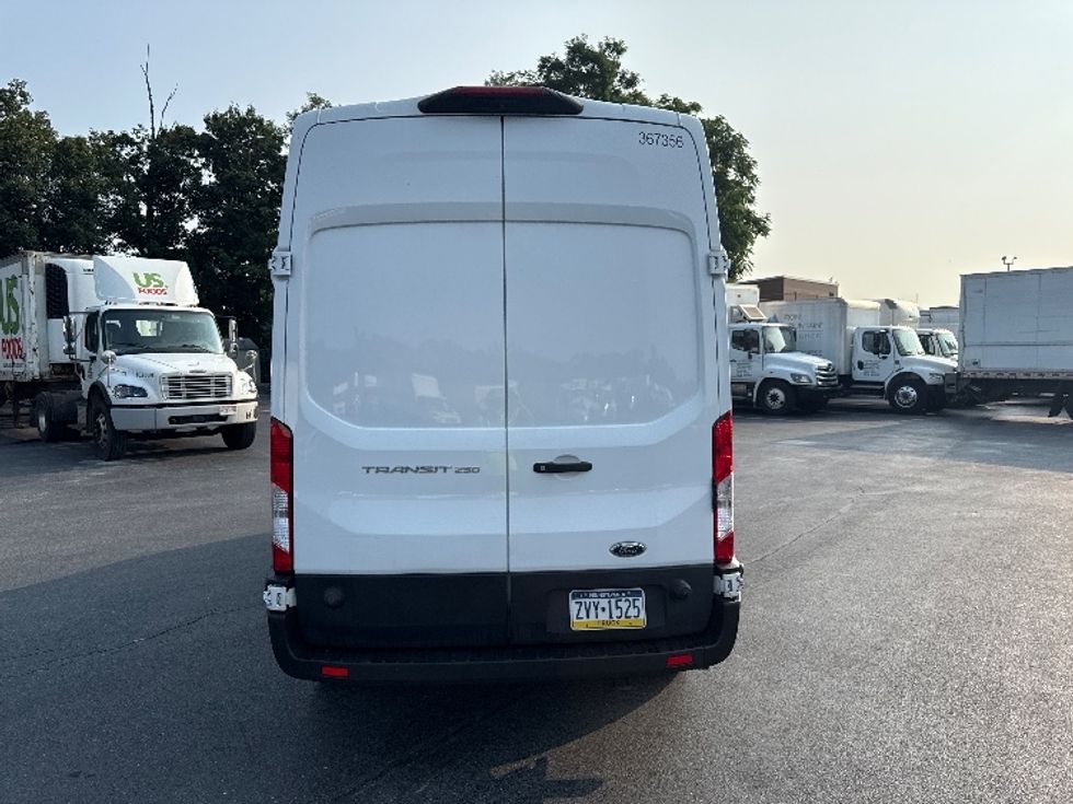 Cargo Van (Panel Van)-Light and Medium Duty Trucks-Ford-2020-Transit 250-Harrisburg-PA-129,913\n\t\tmiles-$ 27,000 - Image 7