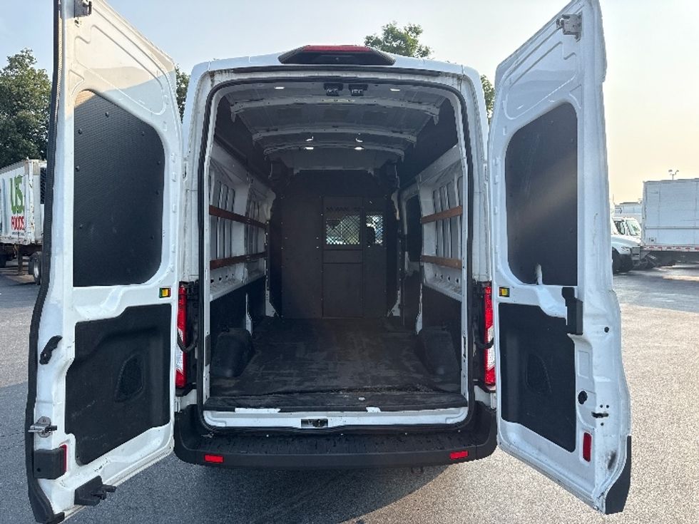 Cargo Van (Panel Van)-Light and Medium Duty Trucks-Ford-2020-Transit 250-Harrisburg-PA-129,913\n\t\tmiles-$ 27,000 - Image 8