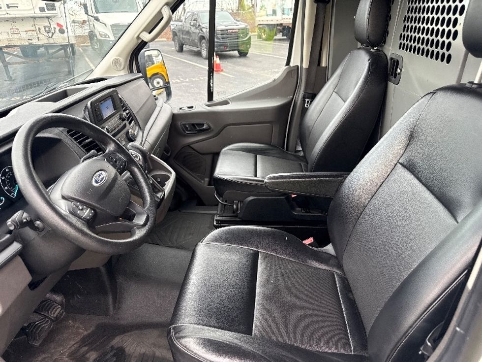 Cargo Van (Panel Van)-Light and Medium Duty Trucks-Ford-2020-Transit 250-Harrisburg-PA-62,239\n\t\tmiles-$ 33,750 - Image 19