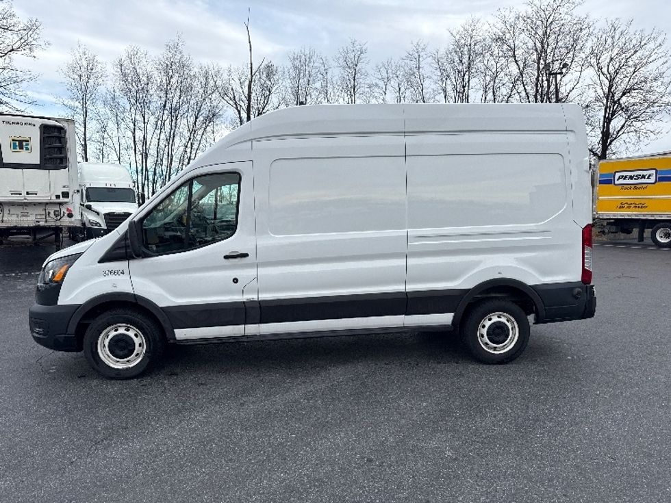 Cargo Van (Panel Van)-Light and Medium Duty Trucks-Ford-2020-Transit 250-Harrisburg-PA-62,239\n\t\tmiles-$ 33,750 - Image 4