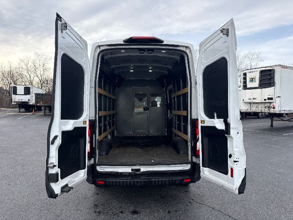 Cargo Van (Panel Van)-Light and Medium Duty Trucks-Ford-2020-Transit 250-Harrisburg-PA-62,239\n\t\tmiles-$ 33,750 - Image 8