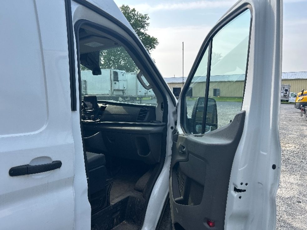 Cargo Van (Panel Van)-Light and Medium Duty Trucks-Ford-2020-Transit 250-Harrisburg-PA-92,420\n\t\tmiles-$ 30,750 - Image 16