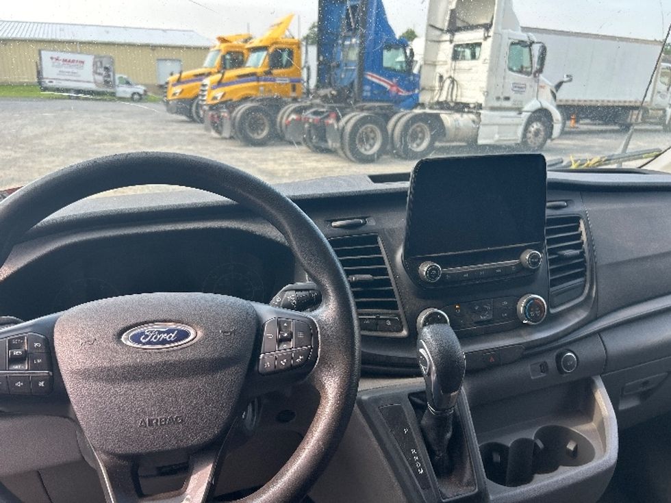 Cargo Van (Panel Van)-Light and Medium Duty Trucks-Ford-2020-Transit 250-Harrisburg-PA-92,420\n\t\tmiles-$ 30,750 - Image 17