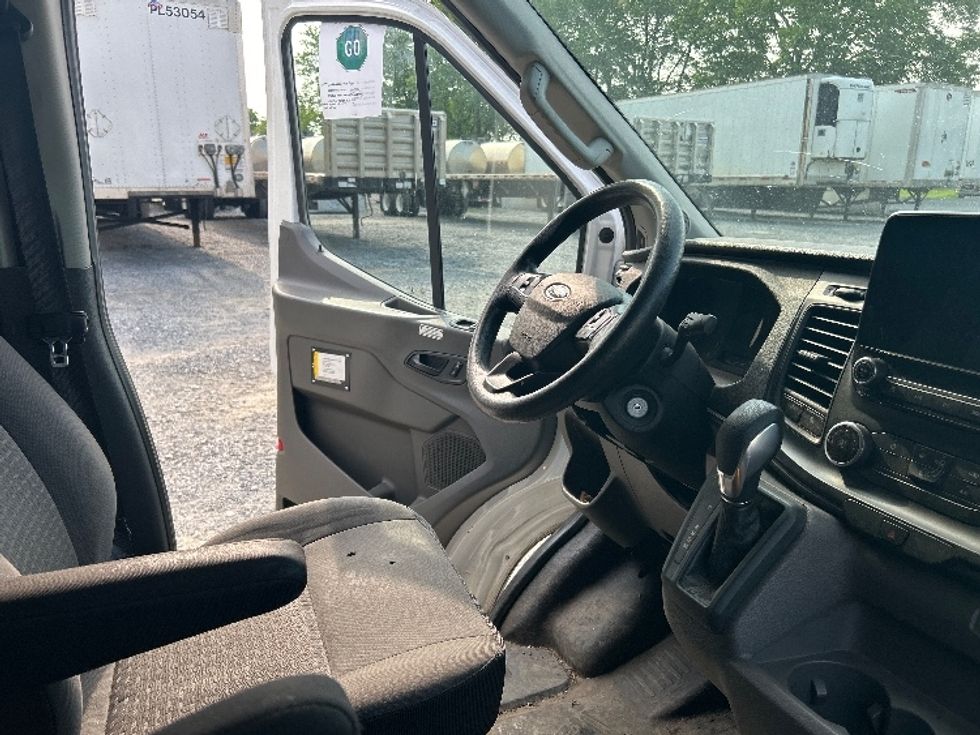 Cargo Van (Panel Van)-Light and Medium Duty Trucks-Ford-2020-Transit 250-Harrisburg-PA-92,420\n\t\tmiles-$ 30,750 - Image 21