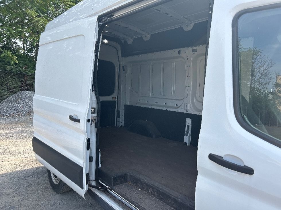 Cargo Van (Panel Van)-Light and Medium Duty Trucks-Ford-2020-Transit 250-Harrisburg-PA-92,420\n\t\tmiles-$ 30,750 - Image 25