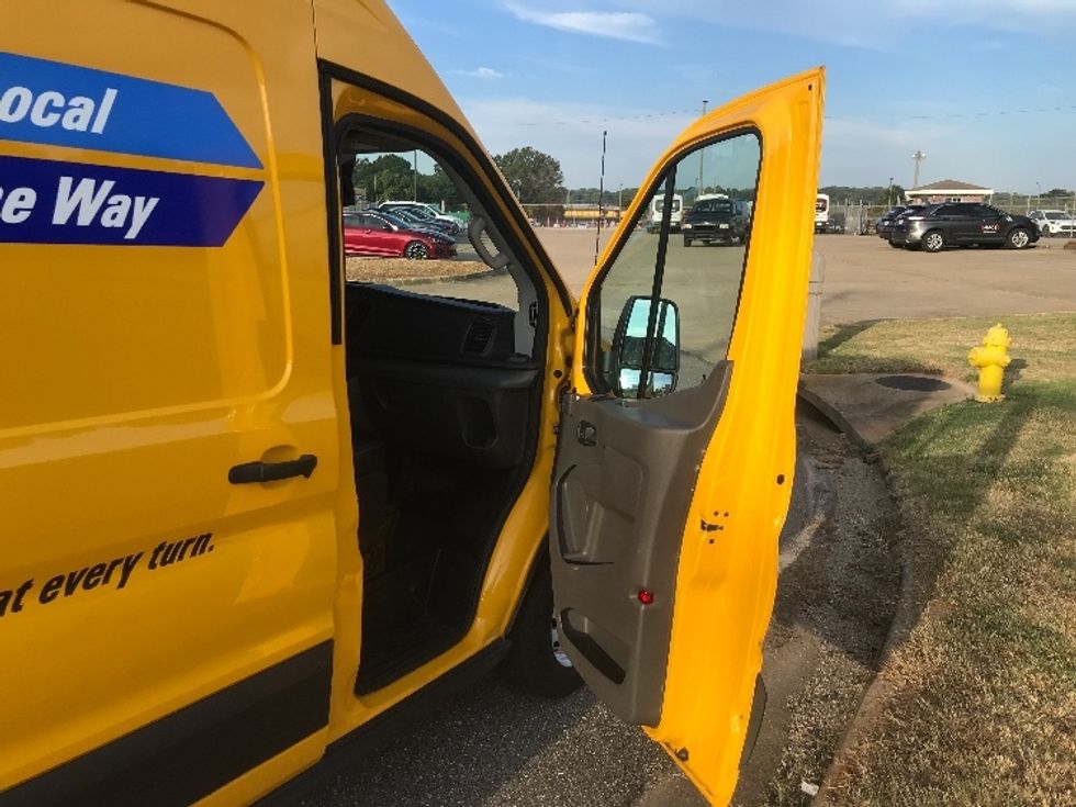 Cargo Van (Panel Van)-Light and Medium Duty Trucks-Ford-2020-Transit 250-Homewood-AL-127,197\n\t\tmiles-$ 27,500 - Image 17