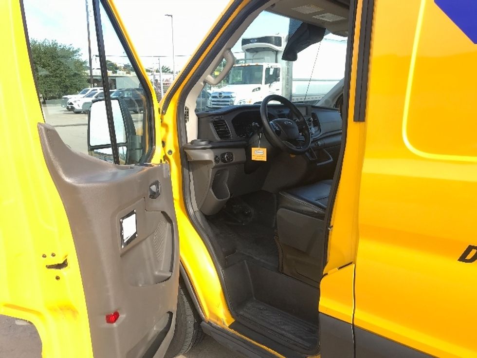 Cargo Van (Panel Van)-Light and Medium Duty Trucks-Ford-2020-Transit 250-Houston-TX-88,391\n\t\tmiles-$ 29,250 - Image 16