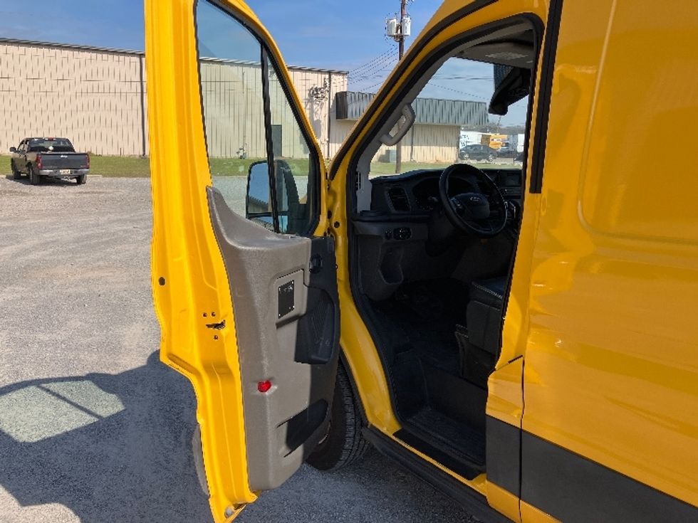 Cargo Van (Panel Van)-Light and Medium Duty Trucks-Ford-2020-Transit 250-Hueytown-AL-108,529\n\t\tmiles-$ 27,000 - Image 15