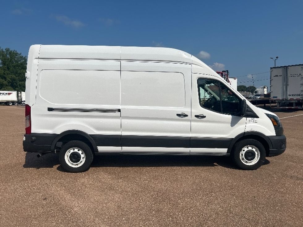 Cargo Van (Panel Van)-Light and Medium Duty Trucks-Ford-2020-Transit 250-Jackson-MS-80,821\n\t\tmiles-$ 32,000 - Image 13