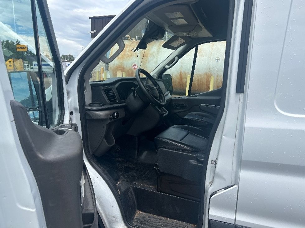 Cargo Van (Panel Van)-Light and Medium Duty Trucks-Ford-2020-Transit 250-Jackson-MS-80,821\n\t\tmiles-$ 32,000 - Image 14
