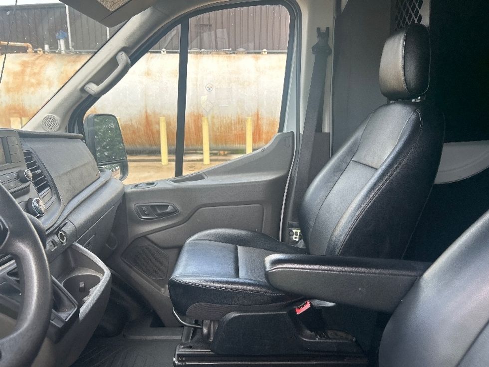 Cargo Van (Panel Van)-Light and Medium Duty Trucks-Ford-2020-Transit 250-Jackson-MS-80,821\n\t\tmiles-$ 32,000 - Image 17
