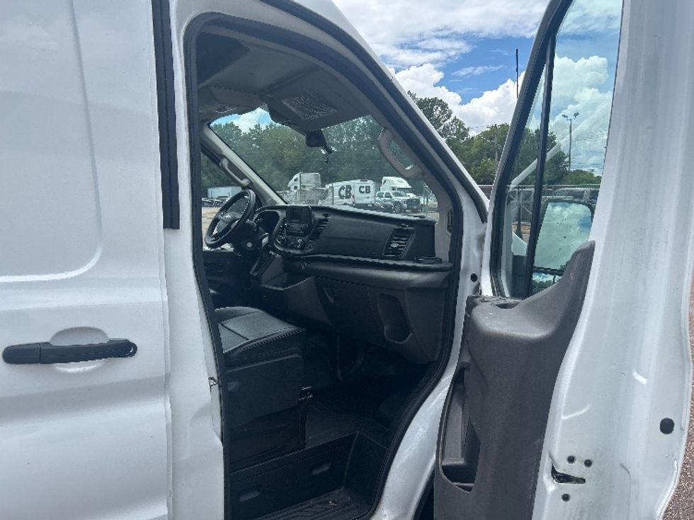 Cargo Van (Panel Van)-Light and Medium Duty Trucks-Ford-2020-Transit 250-Jackson-MS-80,821\n\t\tmiles-$ 32,000 - Image 18