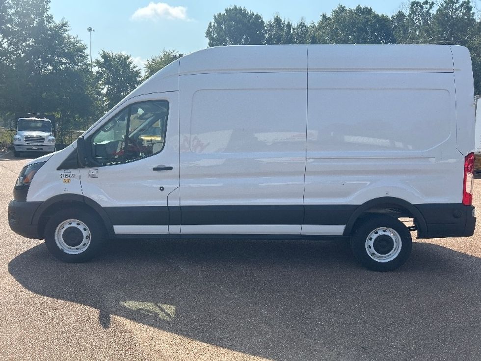 Cargo Van (Panel Van)-Light and Medium Duty Trucks-Ford-2020-Transit 250-Jackson-MS-80,821\n\t\tmiles-$ 32,000 - Image 4