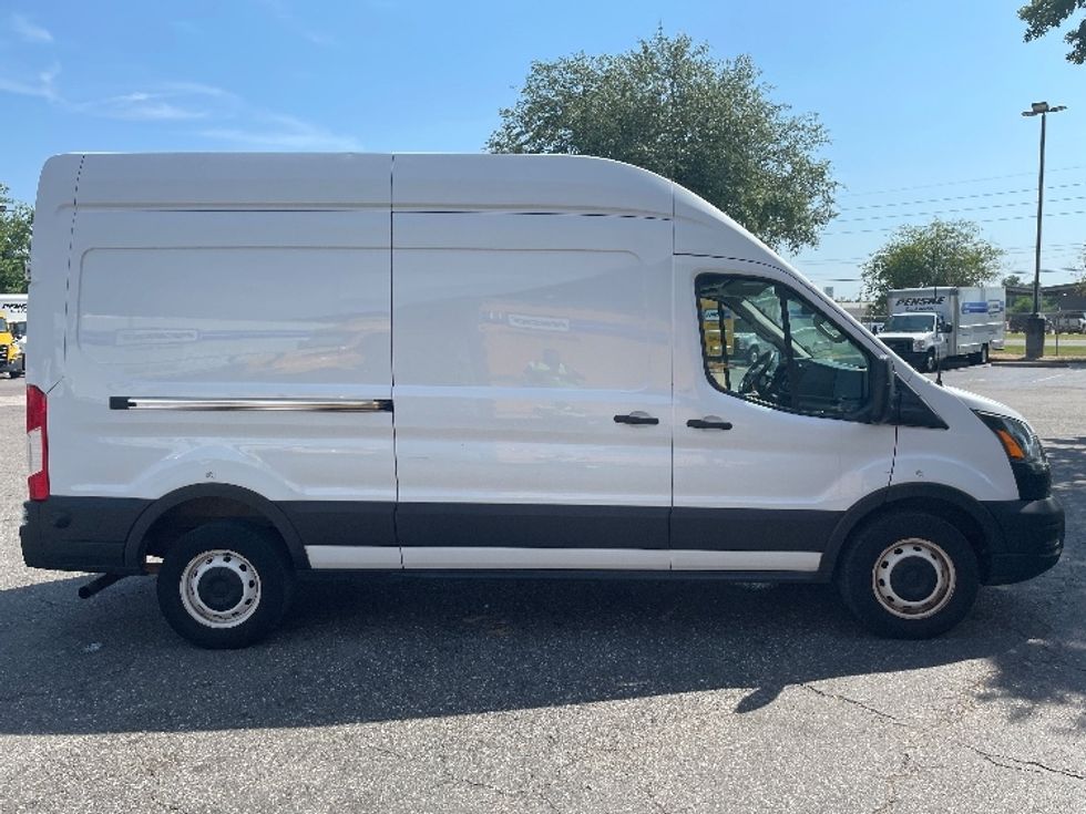 Cargo Van (Panel Van)-Light and Medium Duty Trucks-Ford-2020-Transit 250-Jacksonville-FL-126,406\n\t\tmiles-$ 29,000 - Image 12