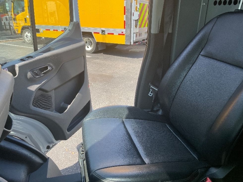 Cargo Van (Panel Van)-Light and Medium Duty Trucks-Ford-2020-Transit 250-Jacksonville-FL-126,406\n\t\tmiles-$ 29,000 - Image 16