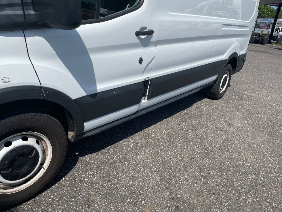 Cargo Van (Panel Van)-Light and Medium Duty Trucks-Ford-2020-Transit 250-Jacksonville-FL-126,406\n\t\tmiles-$ 29,000 - Image 5